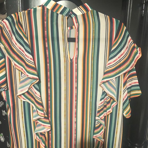 Jealous Tomato flutter sleeve blouse - Picture 3 of 4